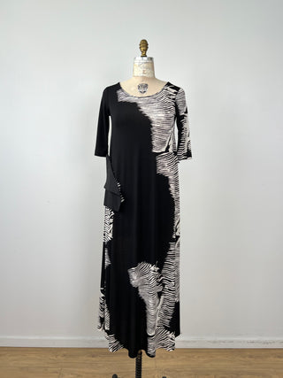 Robe évasée noire à stries crème (S+M)