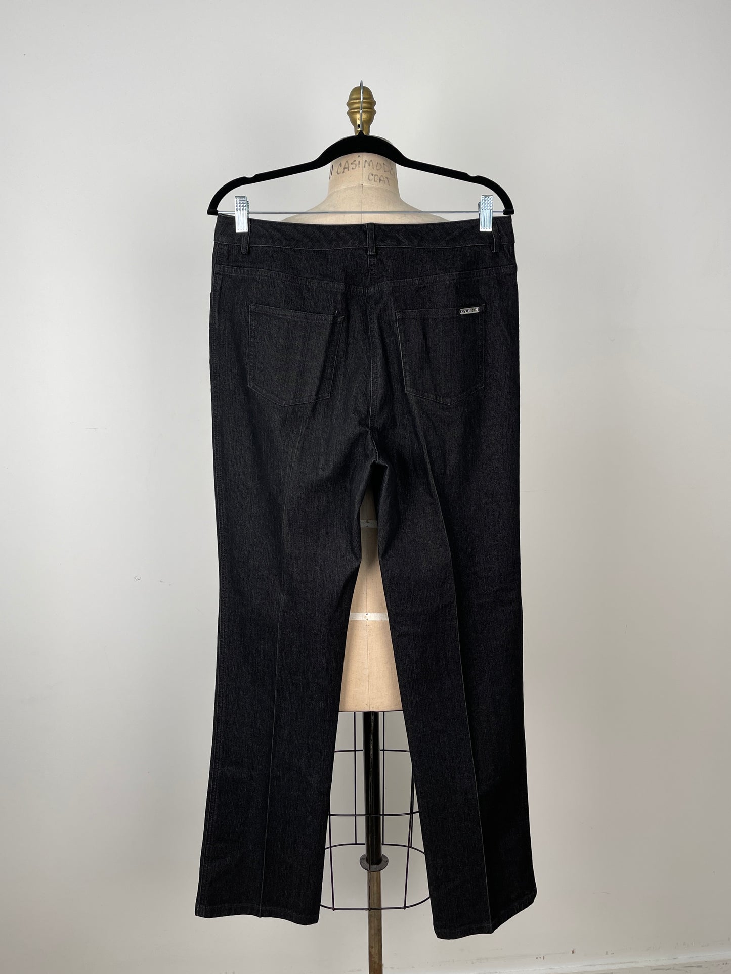 Pantalon en denim noir luxueux (10)