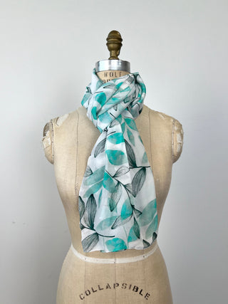 Foulard pure soie à imprimé floral aqua