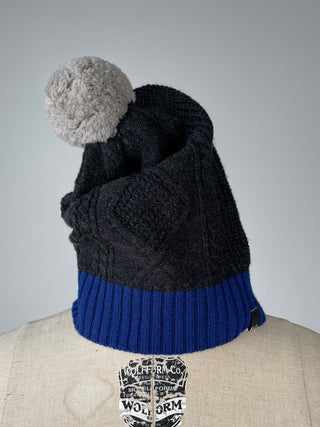 Anthracite and blue knitted pompom hat