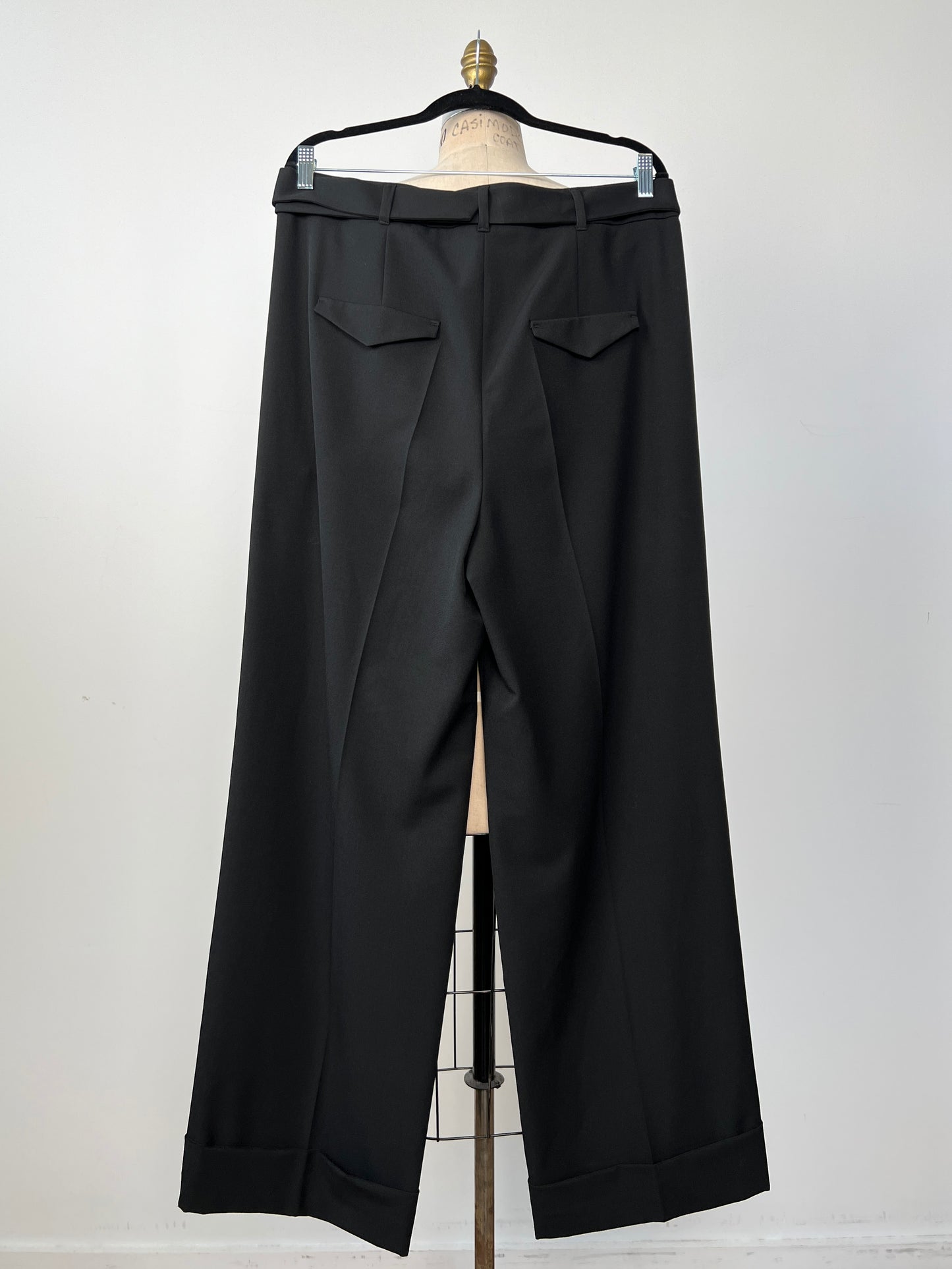 Pantalon tailleur noir à pinces lavable (8 à 14)