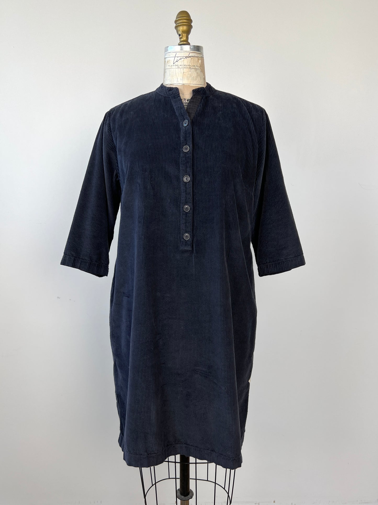 Robe tunique en velours côtelé bleu nuit (6)