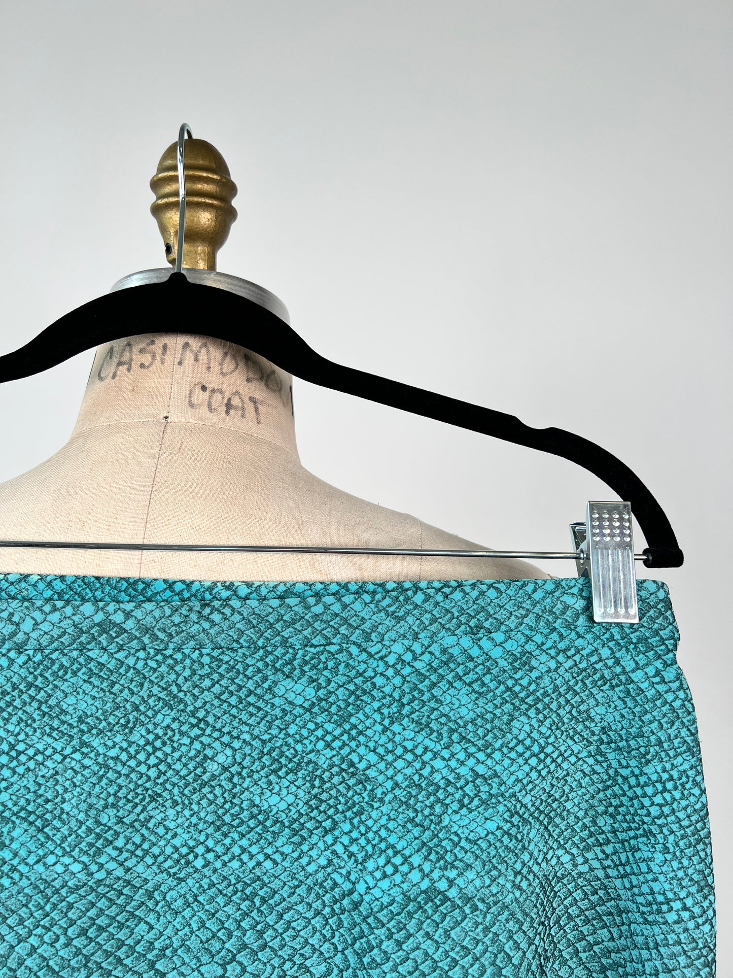 Couvre maillot court turquoise à imprimé écailles (10)