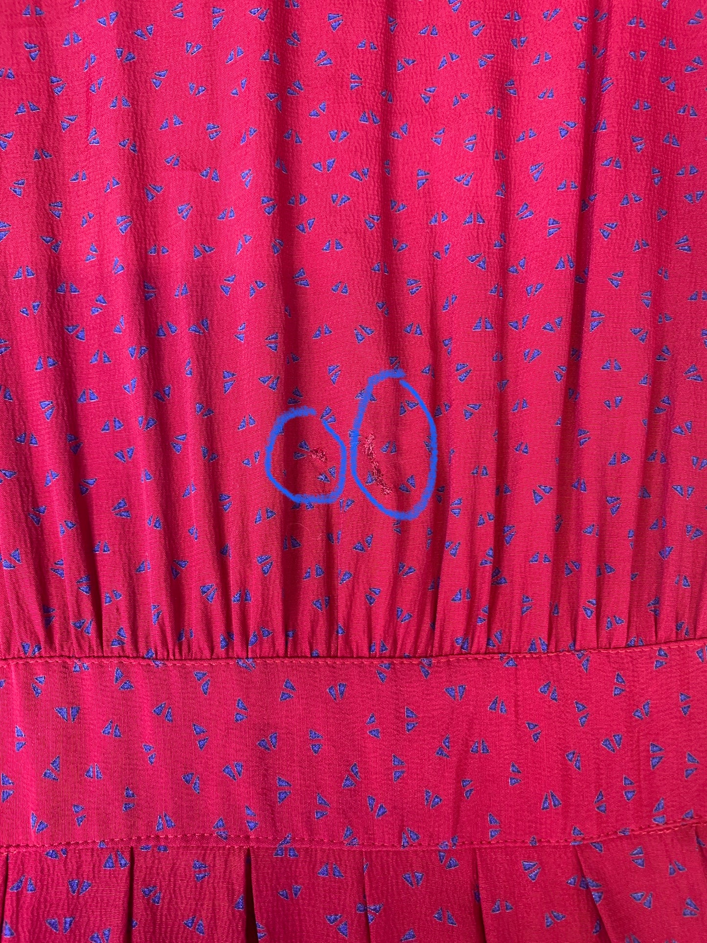 Robe vintage fluide rouge à confettis bleus IMP* (S)