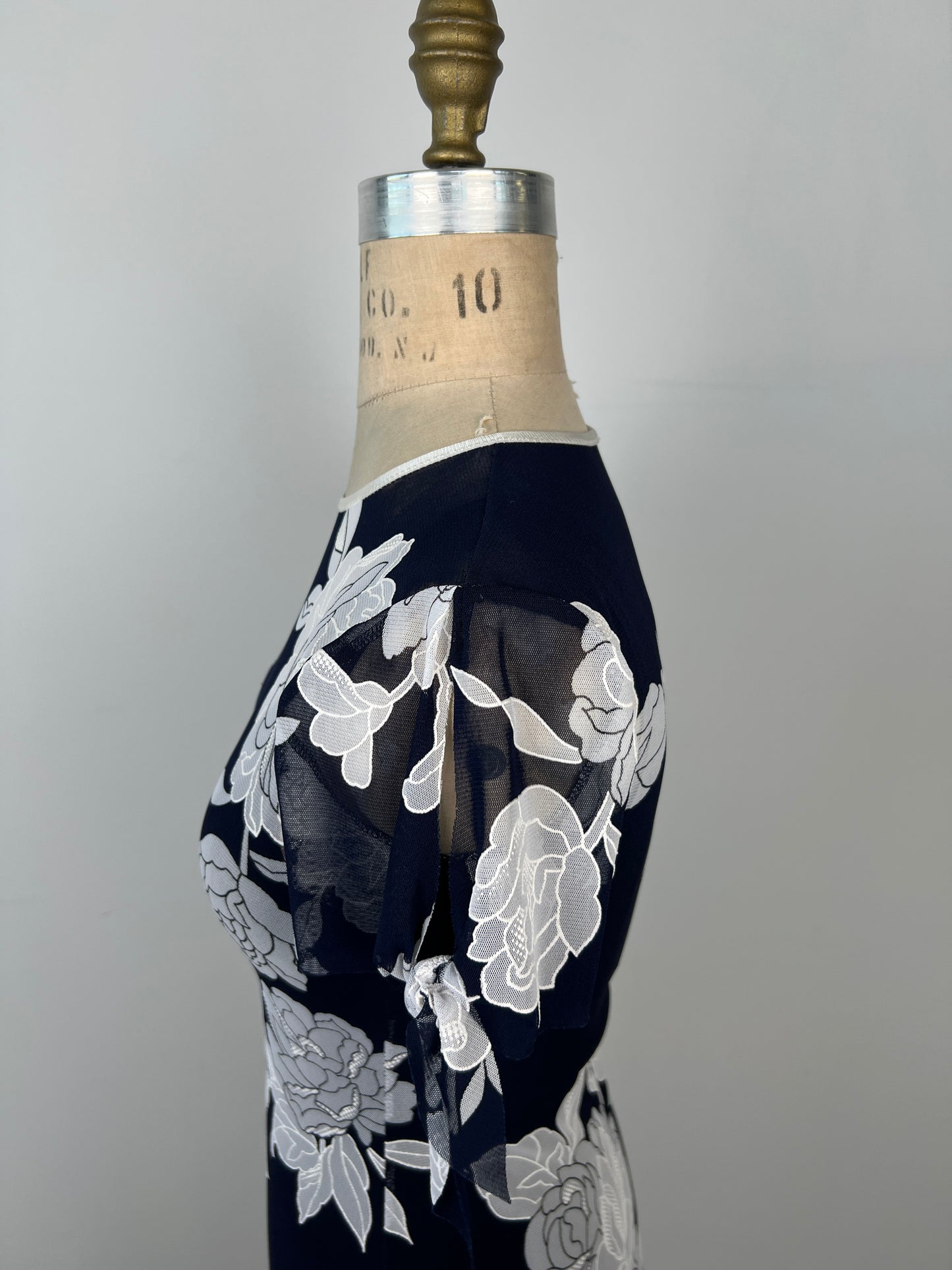 Robe en tulle marine à imprimé floral (XS)