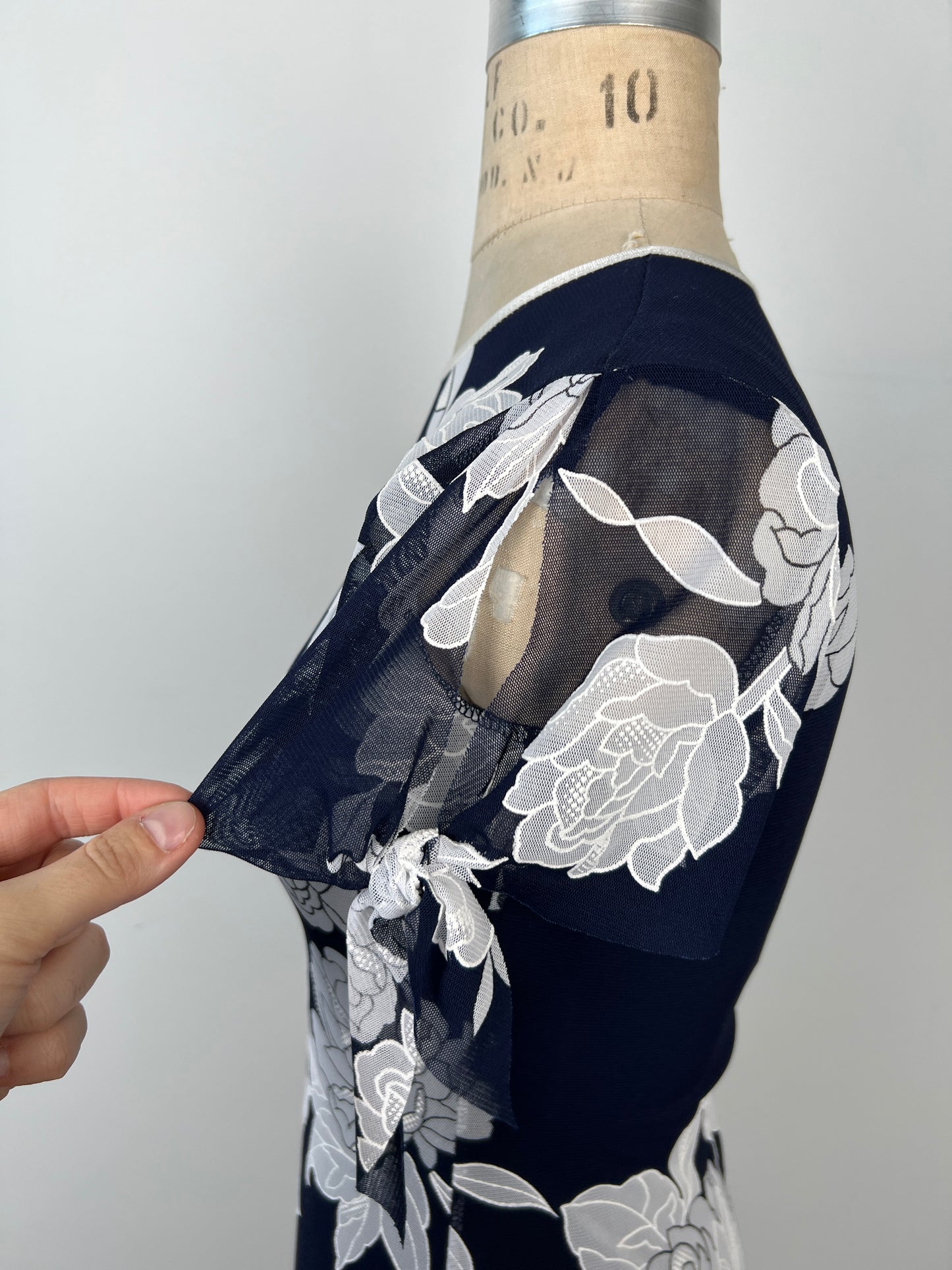 Robe en tulle marine à imprimé floral (XS)