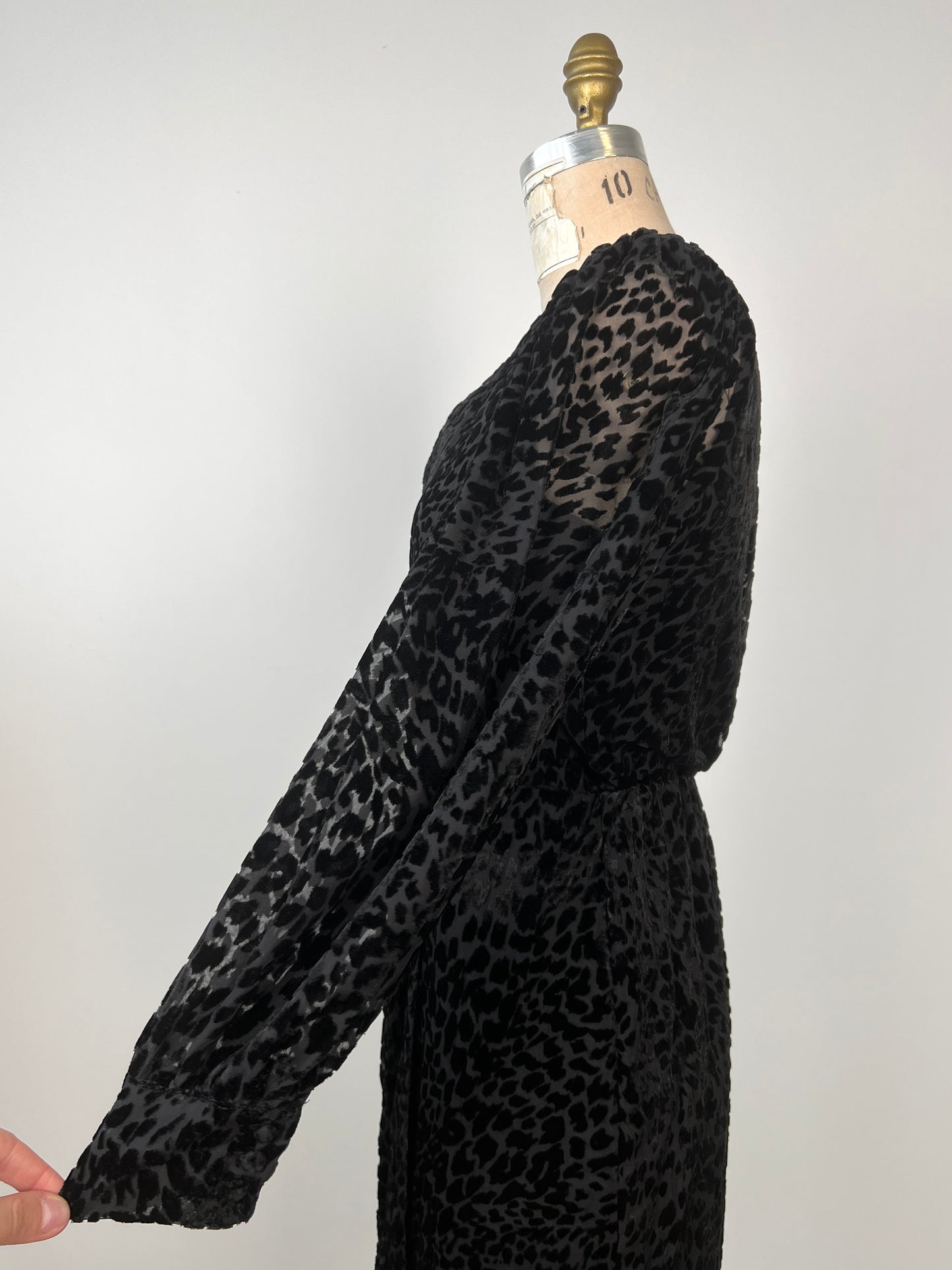 Robe portefeuille en velours texturé léopard (6)