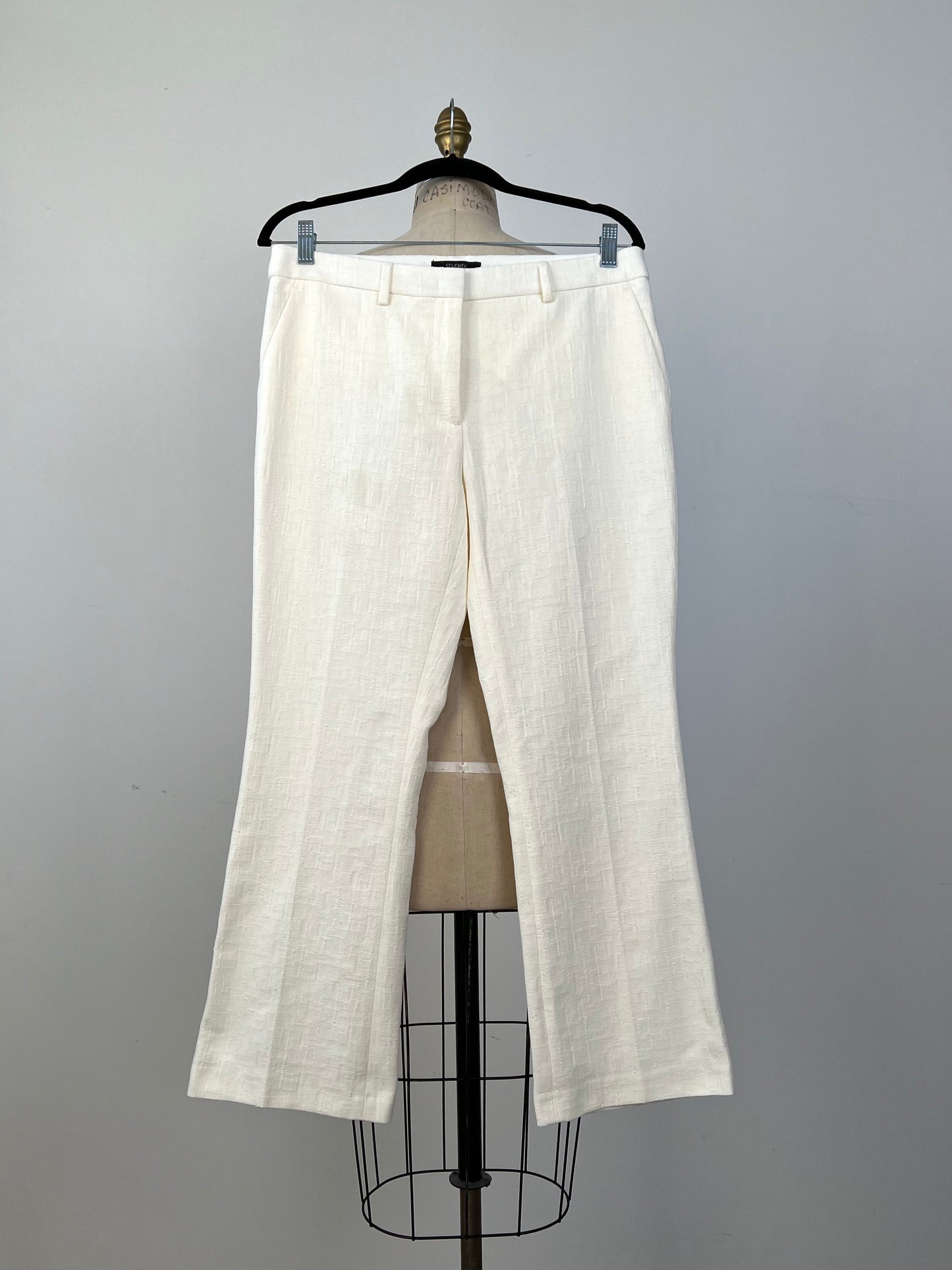 Pantalon bootcut blanc à motifs tramés (10)