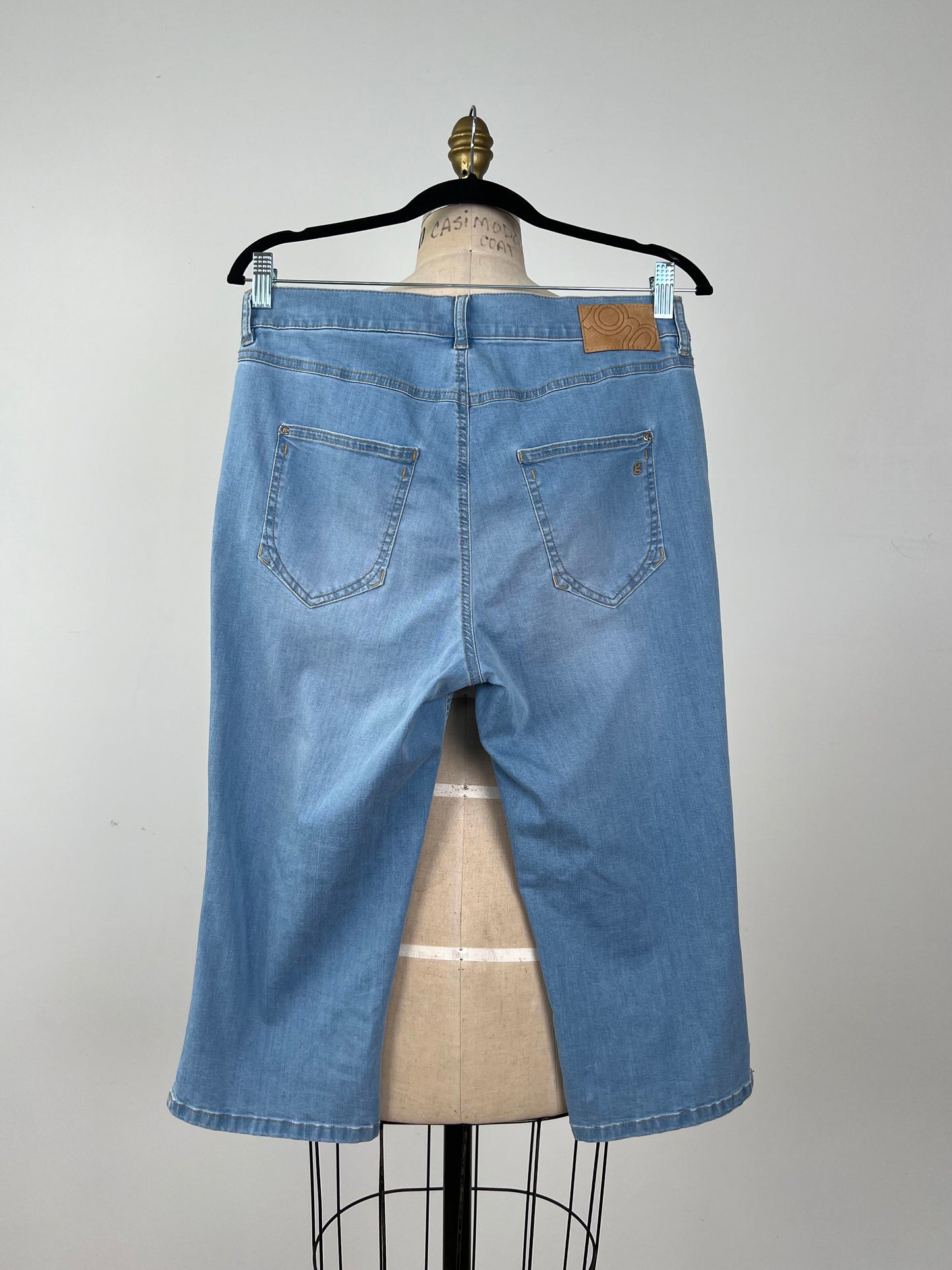 Pantalon corsaire en denim bleu (8)