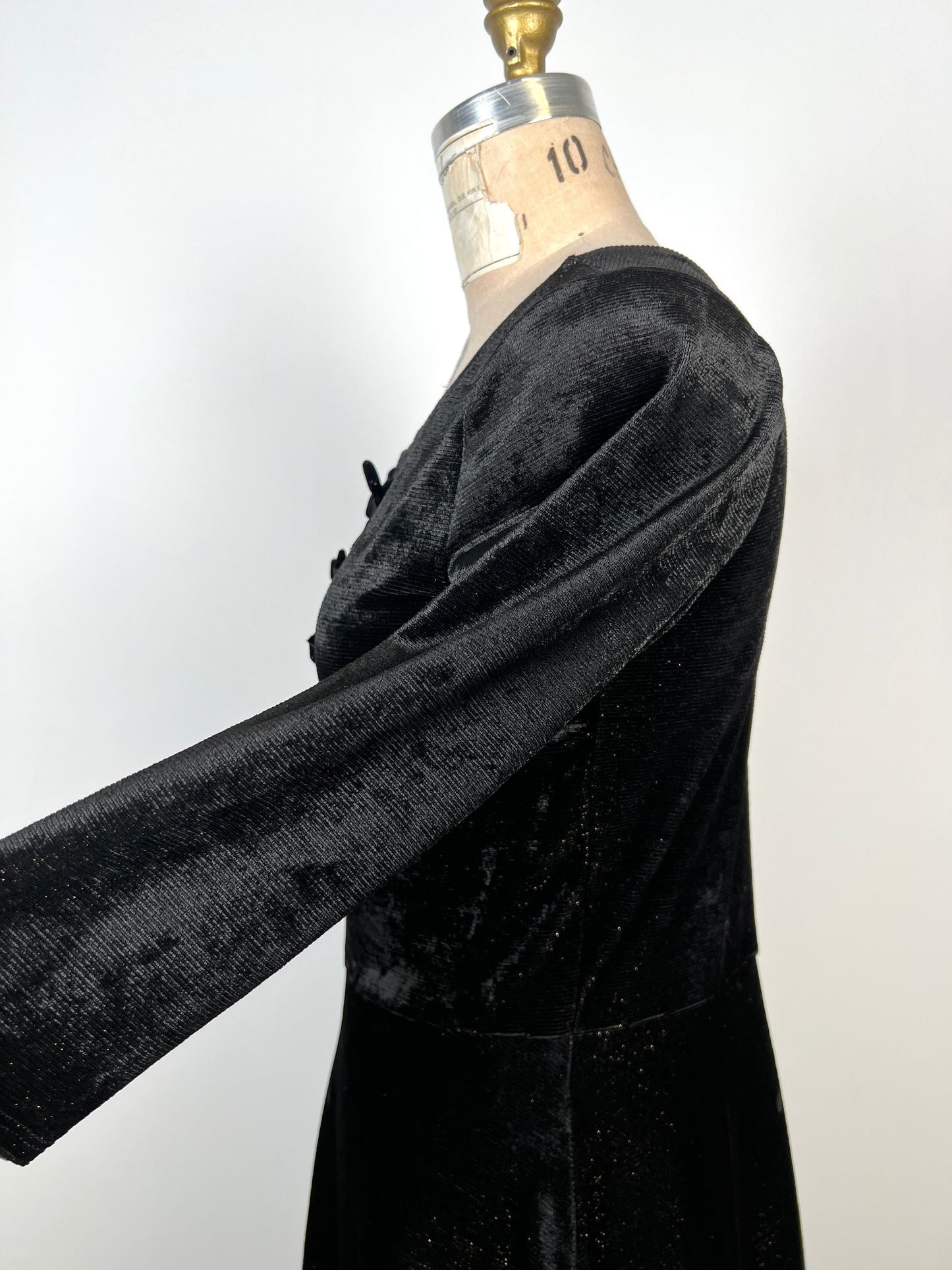 Robe bouclée noire en velours scintillant (M)