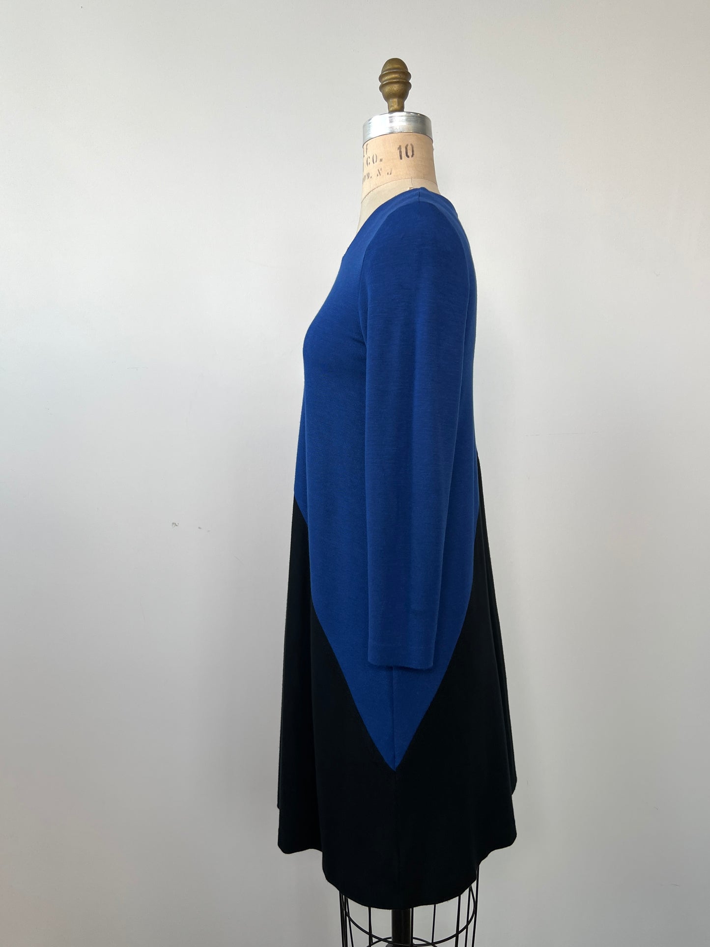 Robe évasée en tricot bleu cobalt et noir (XS)