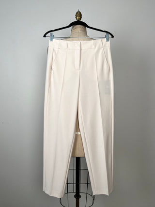 Pantalon tailleur crème à coupe cigarette (4)