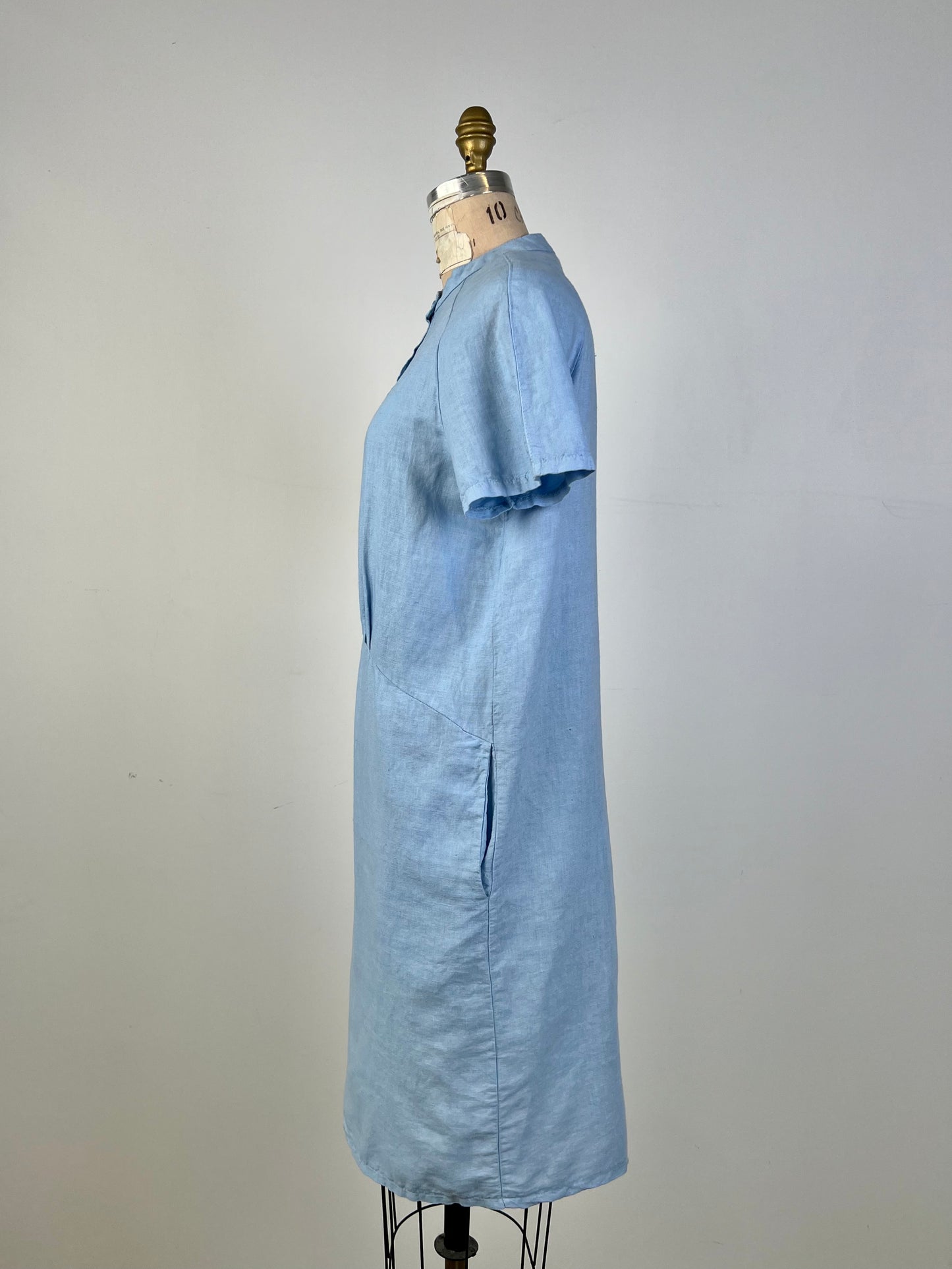 Robe en lin et coton bleu ciel lavable (6)