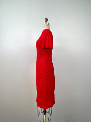 Robe rouge à relief floral extensible (M+XL)