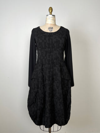 Black balloon dress with geometric texture (1)