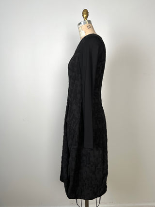 Black balloon dress with geometric texture (1)