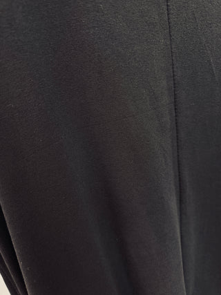 Black dress with asymmetrical hem (OS)