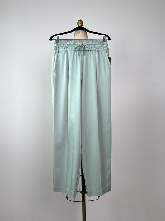 Pantalon droit en satin vert d'eau (6)