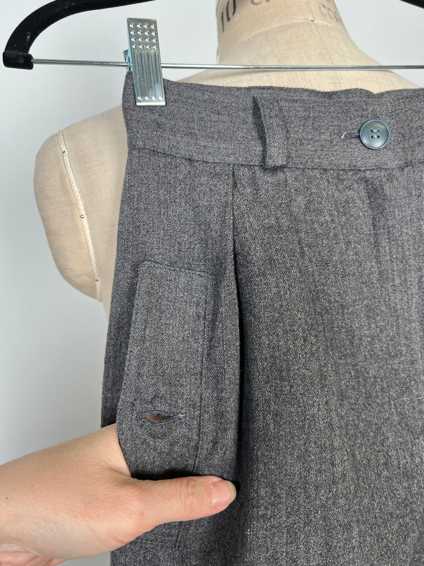 Pantalon tailleur gris en feutre de laine vierge (XXS)