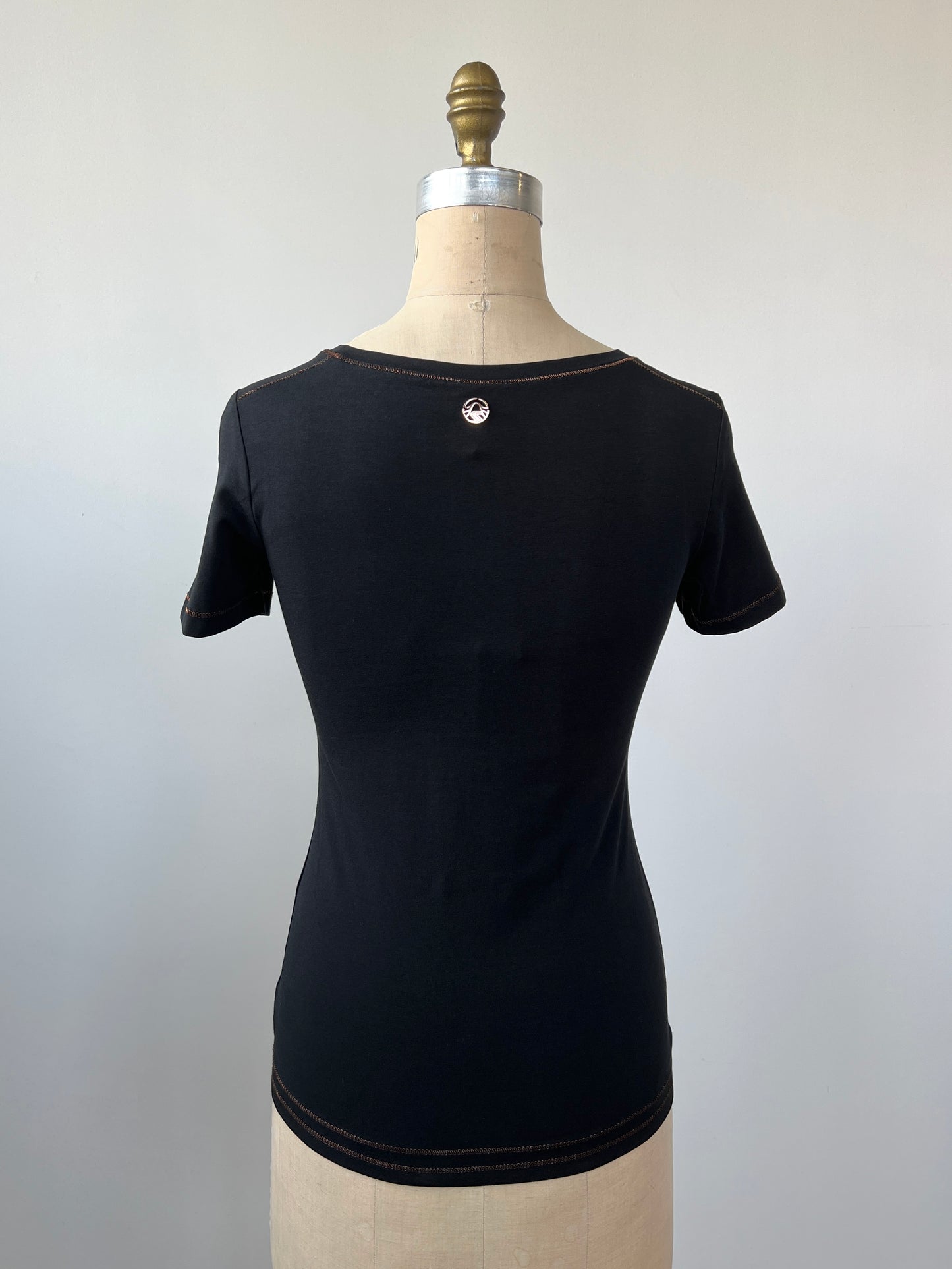 T-shirt noir à imprimé et coutures cuivrés et strass noirs (XS)