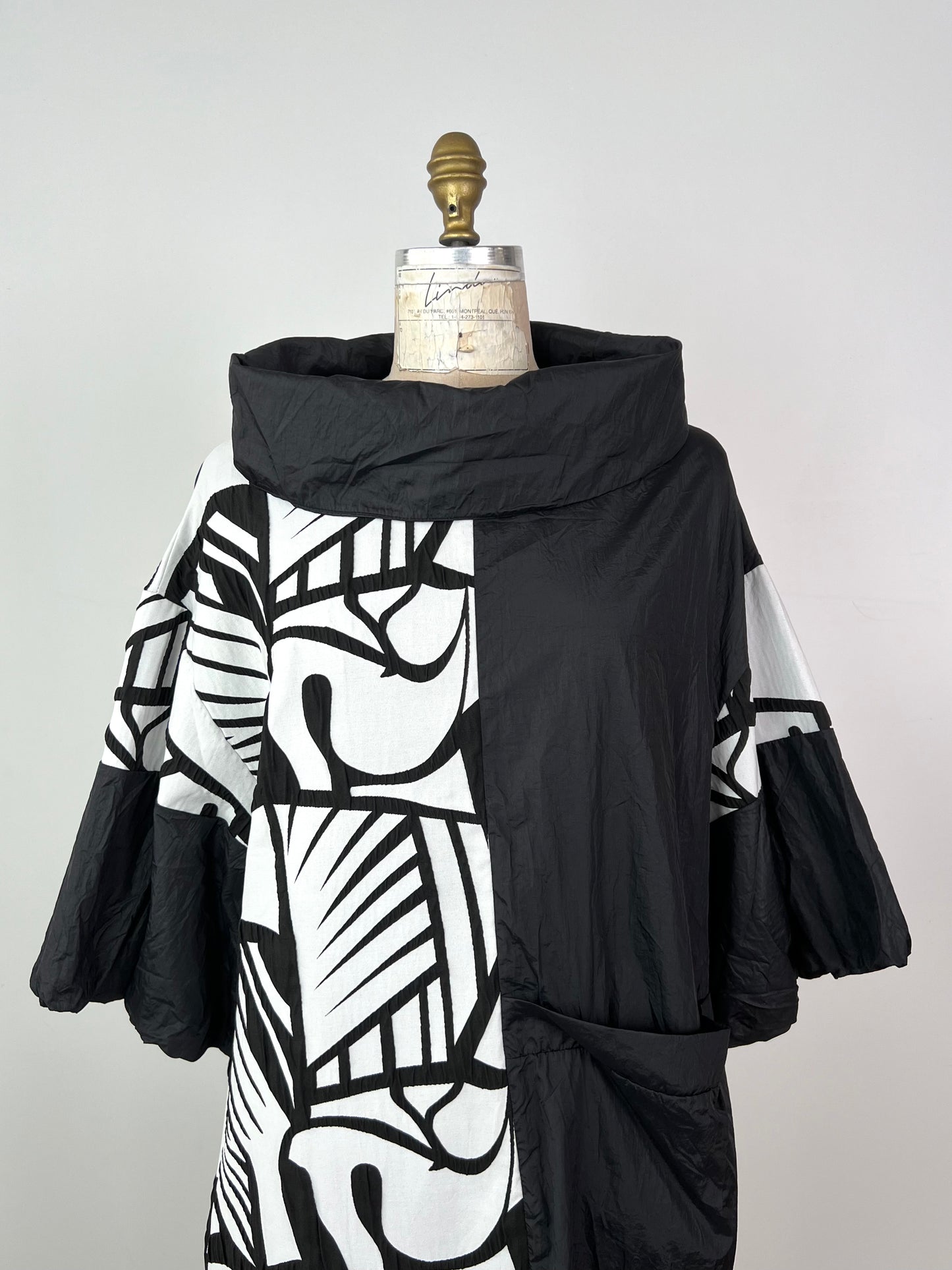 Robe oversized à pacthwork noir et blanc (S)
