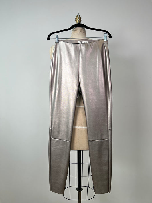 Pantalon legging en faux cuir gris métallique (6)