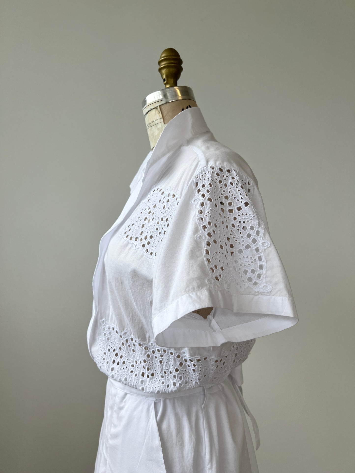 Robe blanche en pur coton et broderies anglaises (8 à 14)