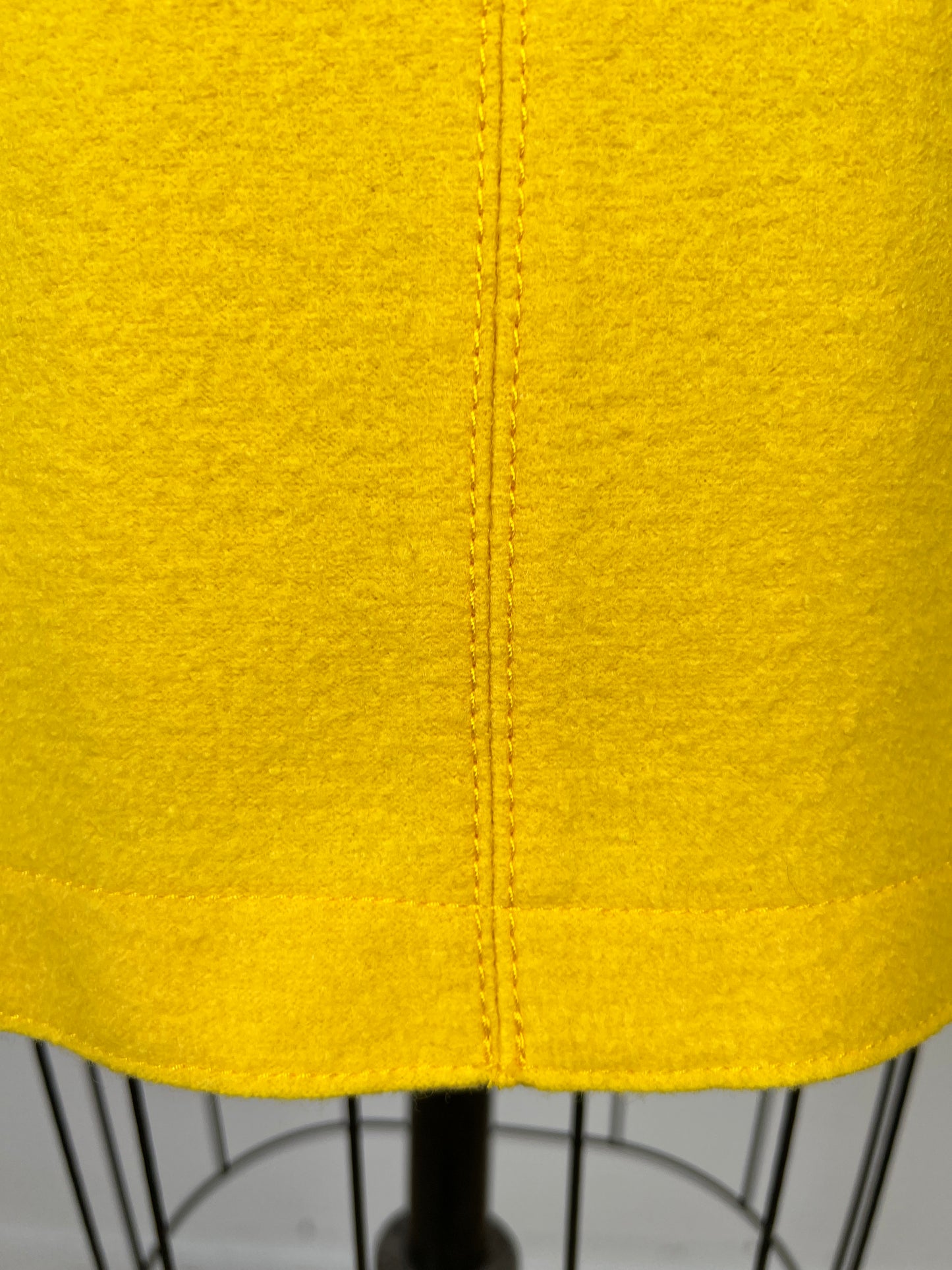 Jupe évasée jaune en feutre de laine vierge (XS et S)