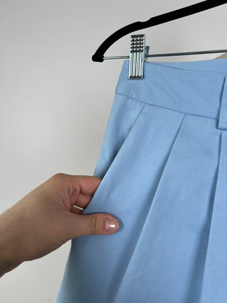 Washable light blue tailored shorts (4+6)