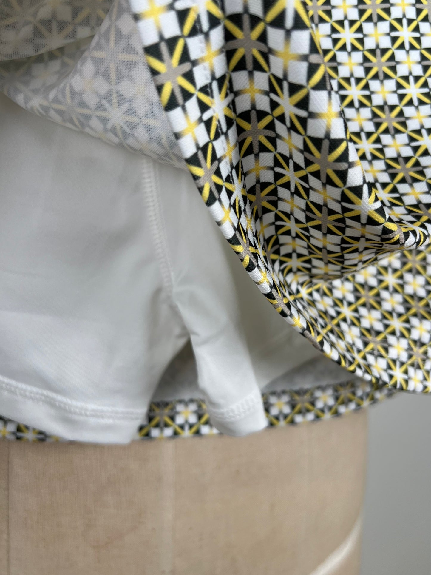 Jupe/short graphique noir blanc jaune (XS à L)