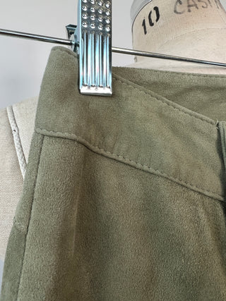 Pantalon vert mousse en cuir suédé (S)