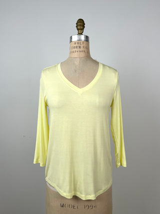 Chandail en fibres soyeuses jaune tendre (XS)