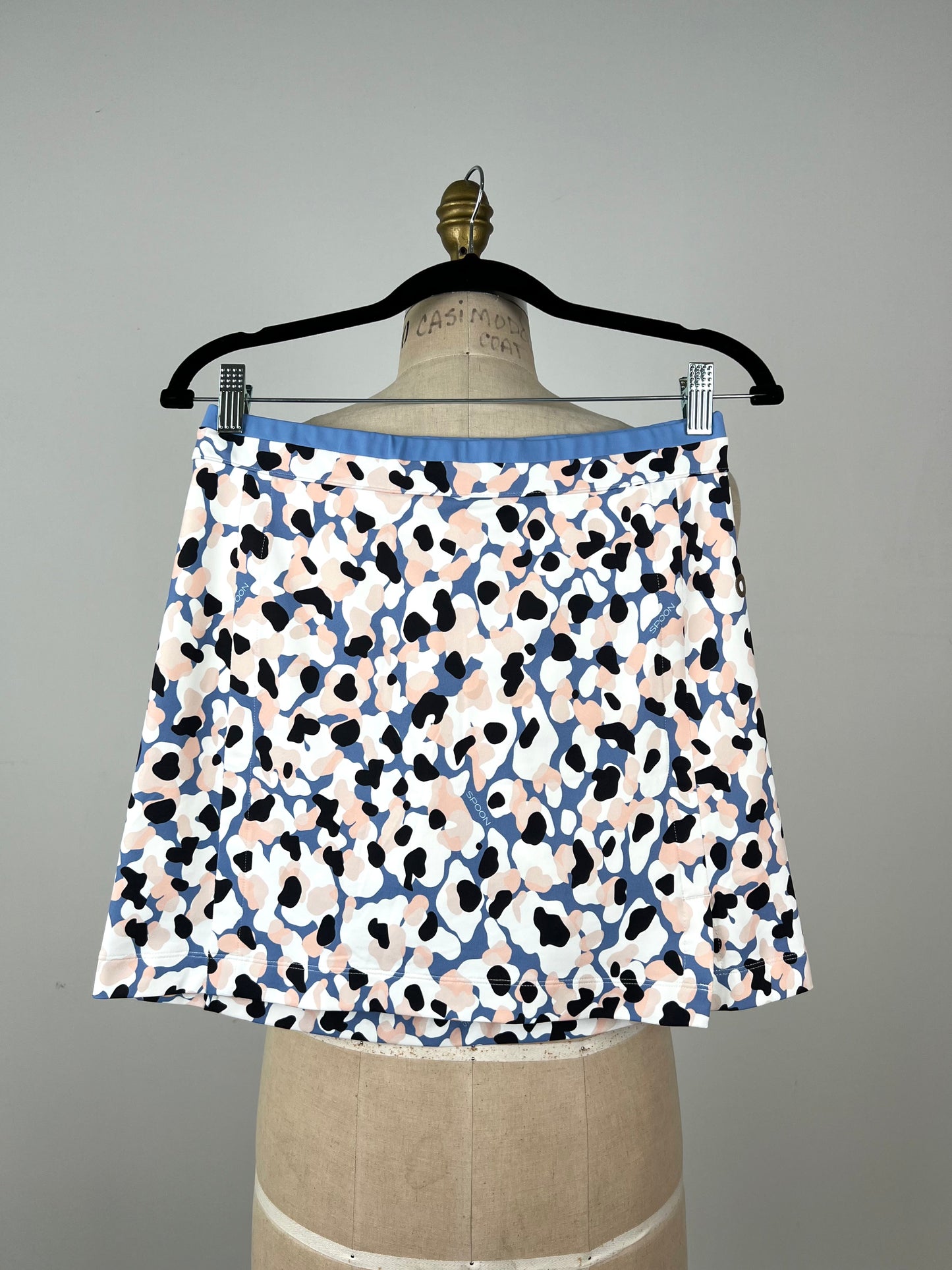 Jupe short camouflage estival (4 et 6)