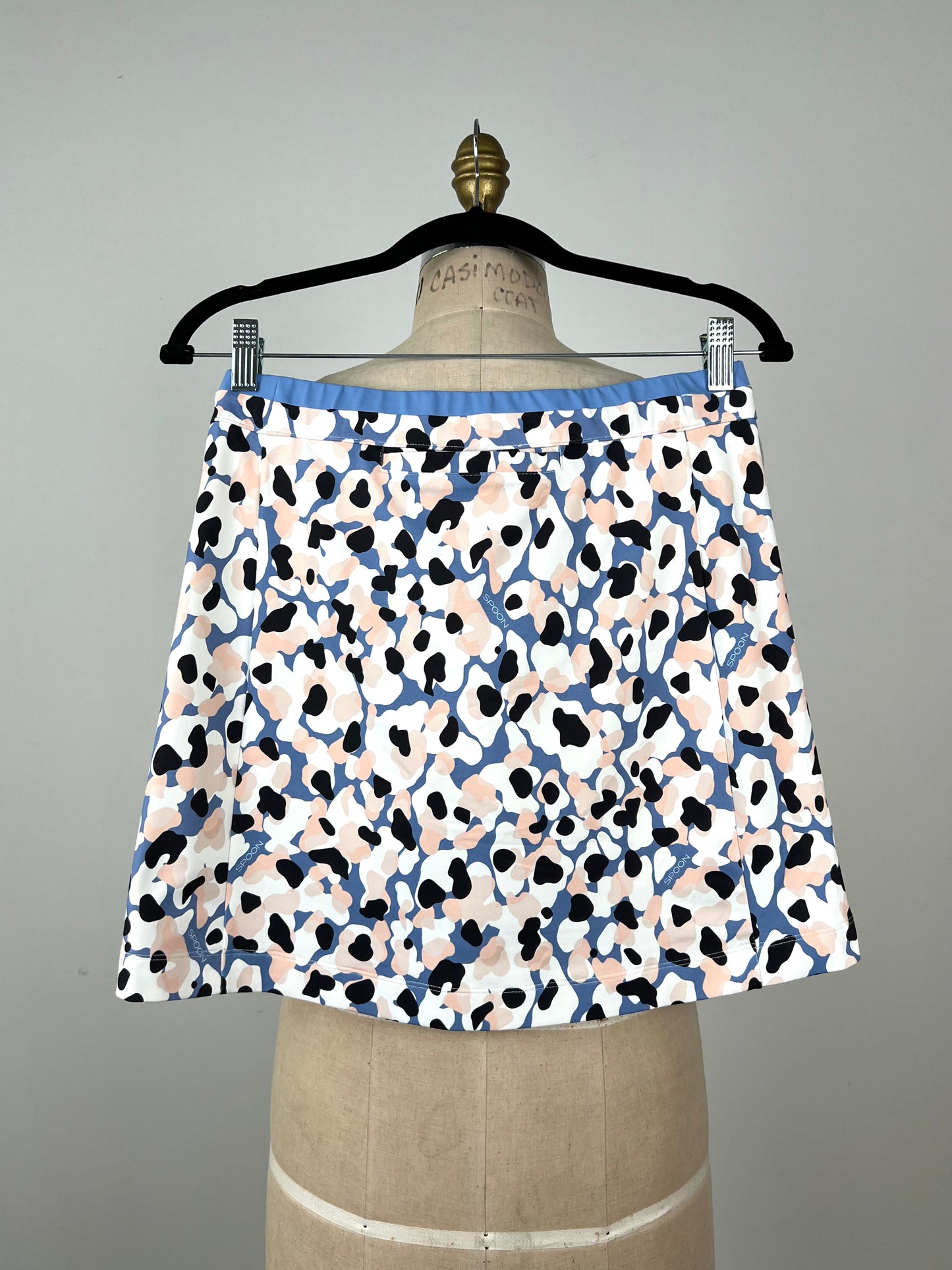 Jupe short camouflage estival (4 et 6)