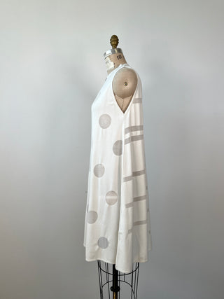 White dress with polka dots and diaphanous stripes (TU)