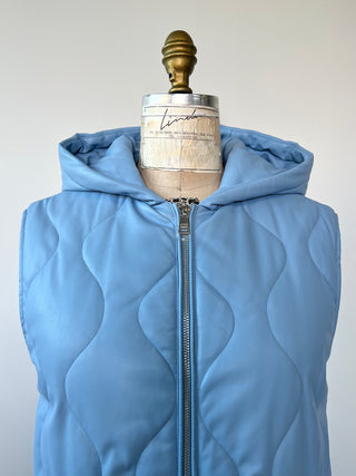 Veste à capuchon en faux cuir matelassé bleu ciel (4)