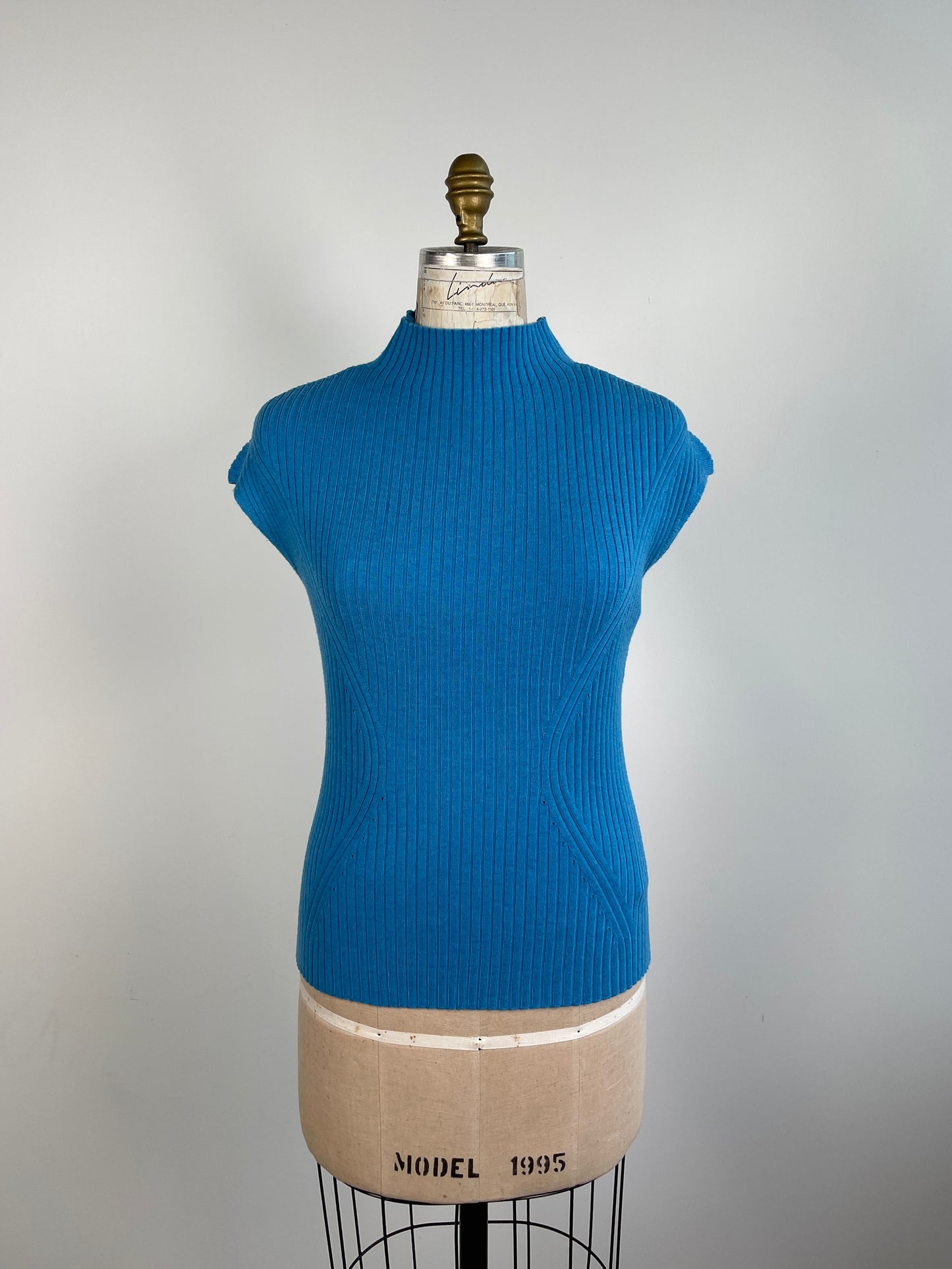 Chandail sans manches en tricot bleu titan (S et M)