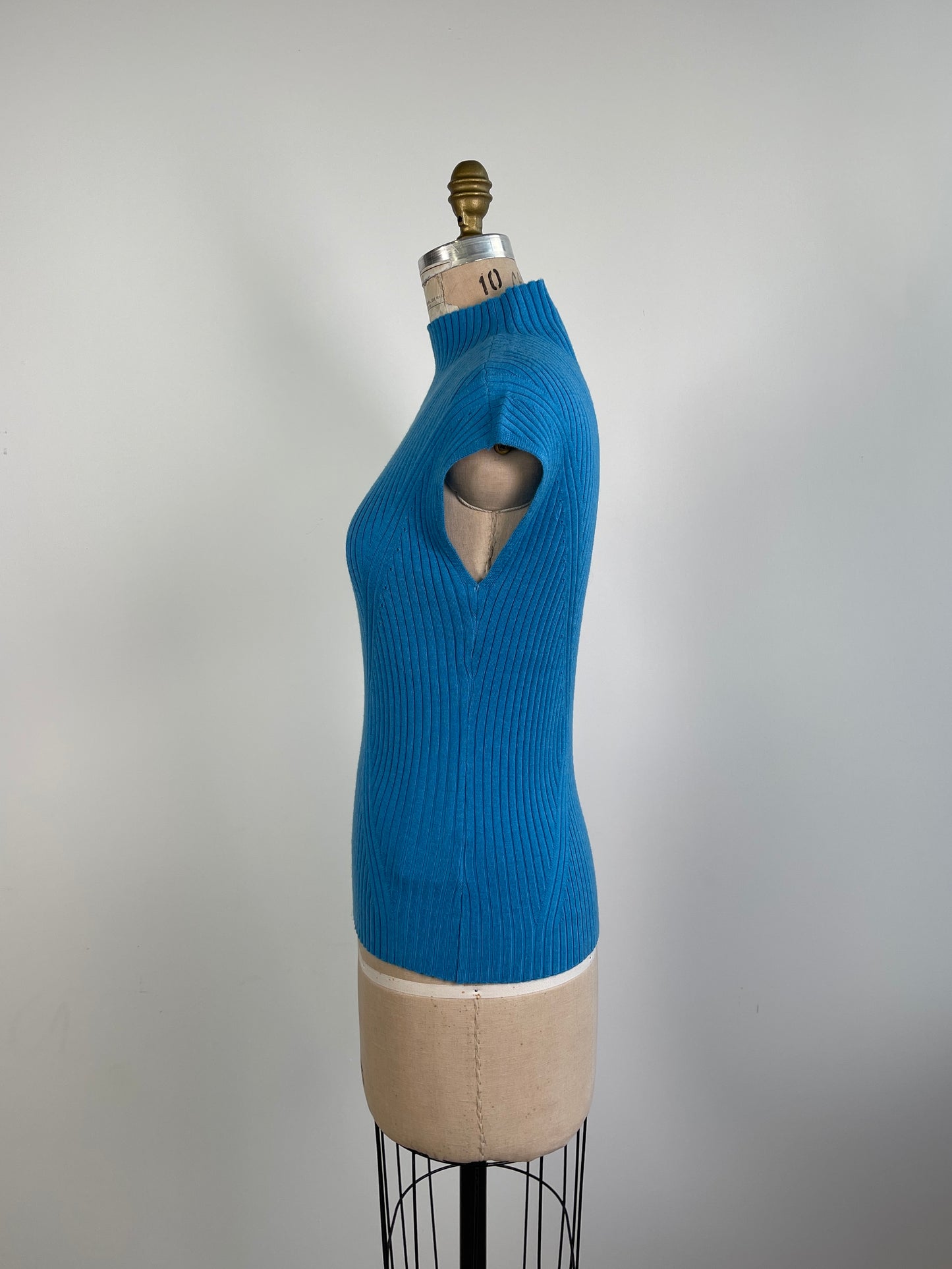 Chandail sans manches en tricot bleu titan (S et M)