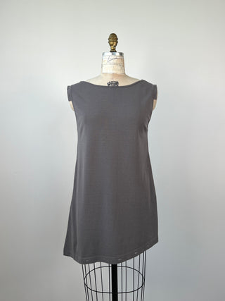 Asymmetrical gray tunic with buttonhole details (TU)