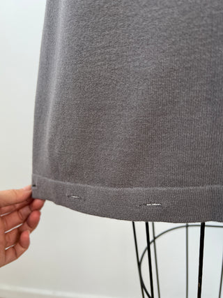 Asymmetrical gray tunic with buttonhole details (TU)