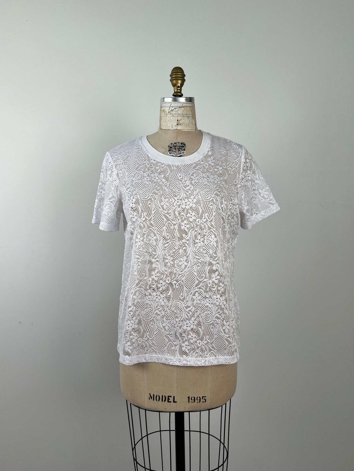 T-shirt en dentelle florale blanche (10 et 12)