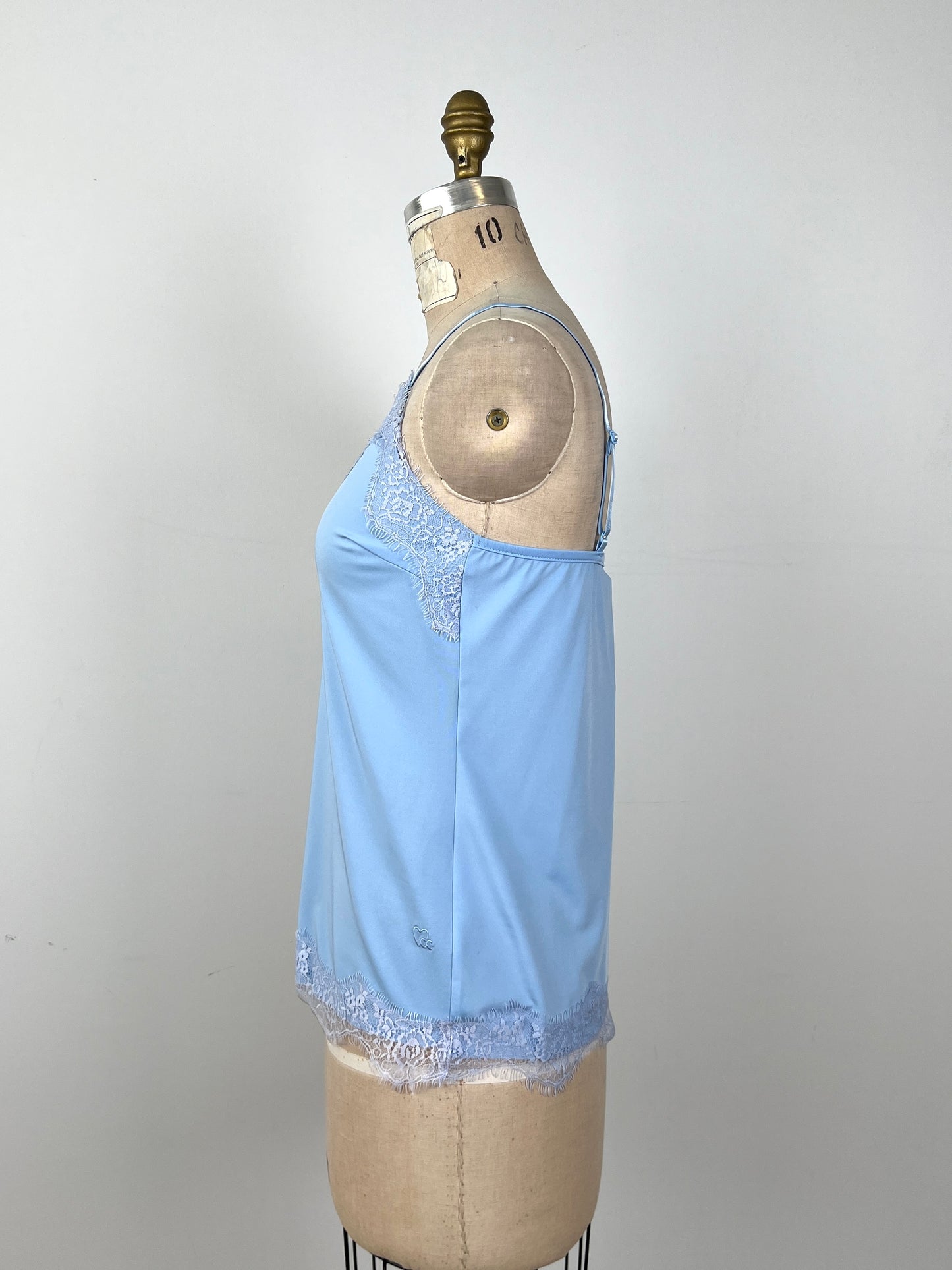 Camisole bleu lavande à dentelles assorties (S)