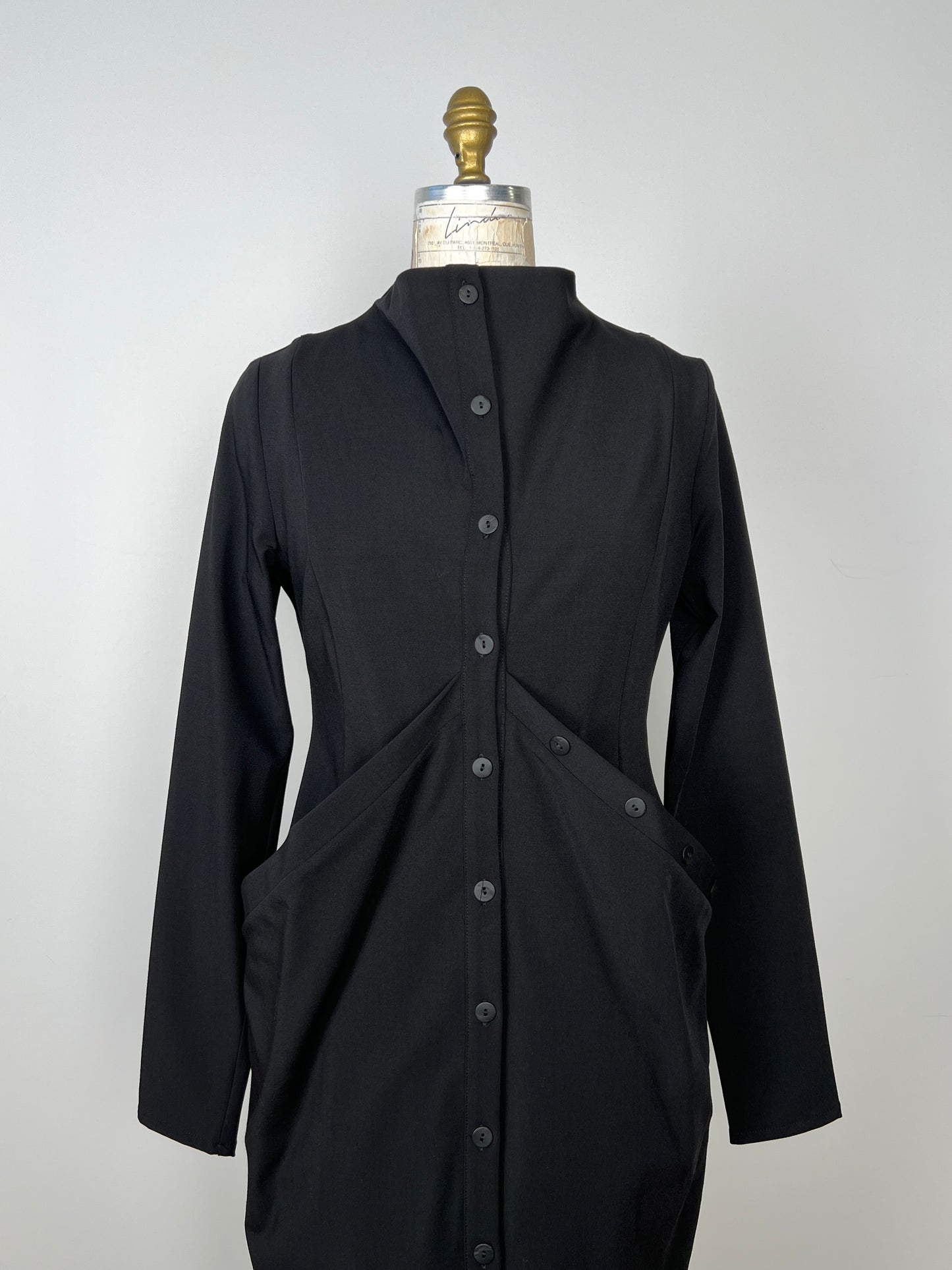 Robe/Veste cintrée noire à poches drapées (S)