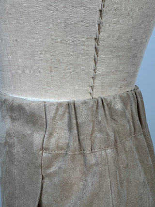 Washable sand faux suede straight skirt with pockets (4 and 6)