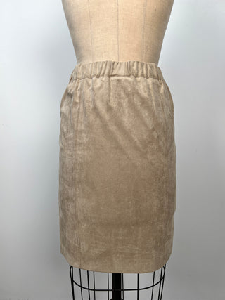 Washable sand faux suede straight skirt with pockets (4 and 6)