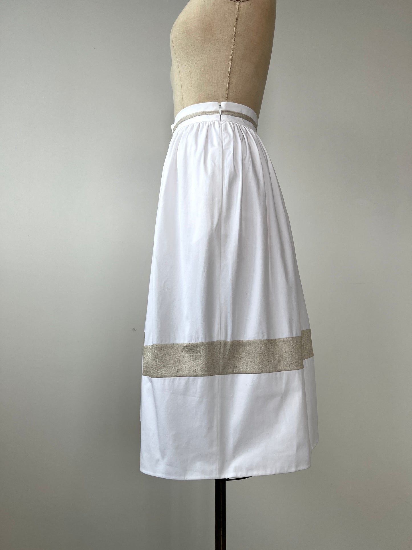 Jupe plissée en coton blanc à bandes de tissage brut lavable  (8+10)