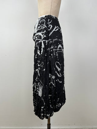 Chic Black Printed Twist Hem Crinkled Skirt (S)