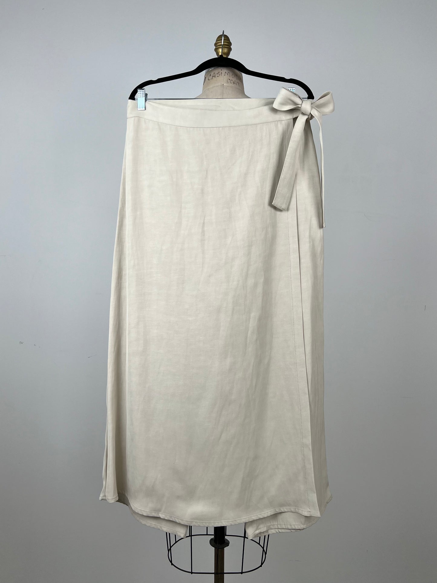 Pantalon écourté à pan de jupe mastic (XL)