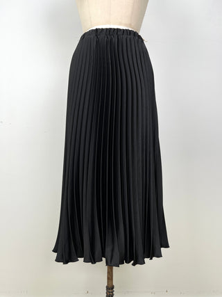 Black satin pleated skirt (6)