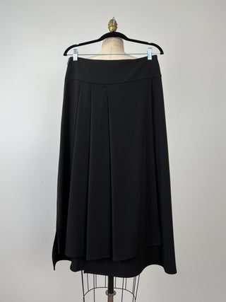 Black pleated wrap skirt (S/M)